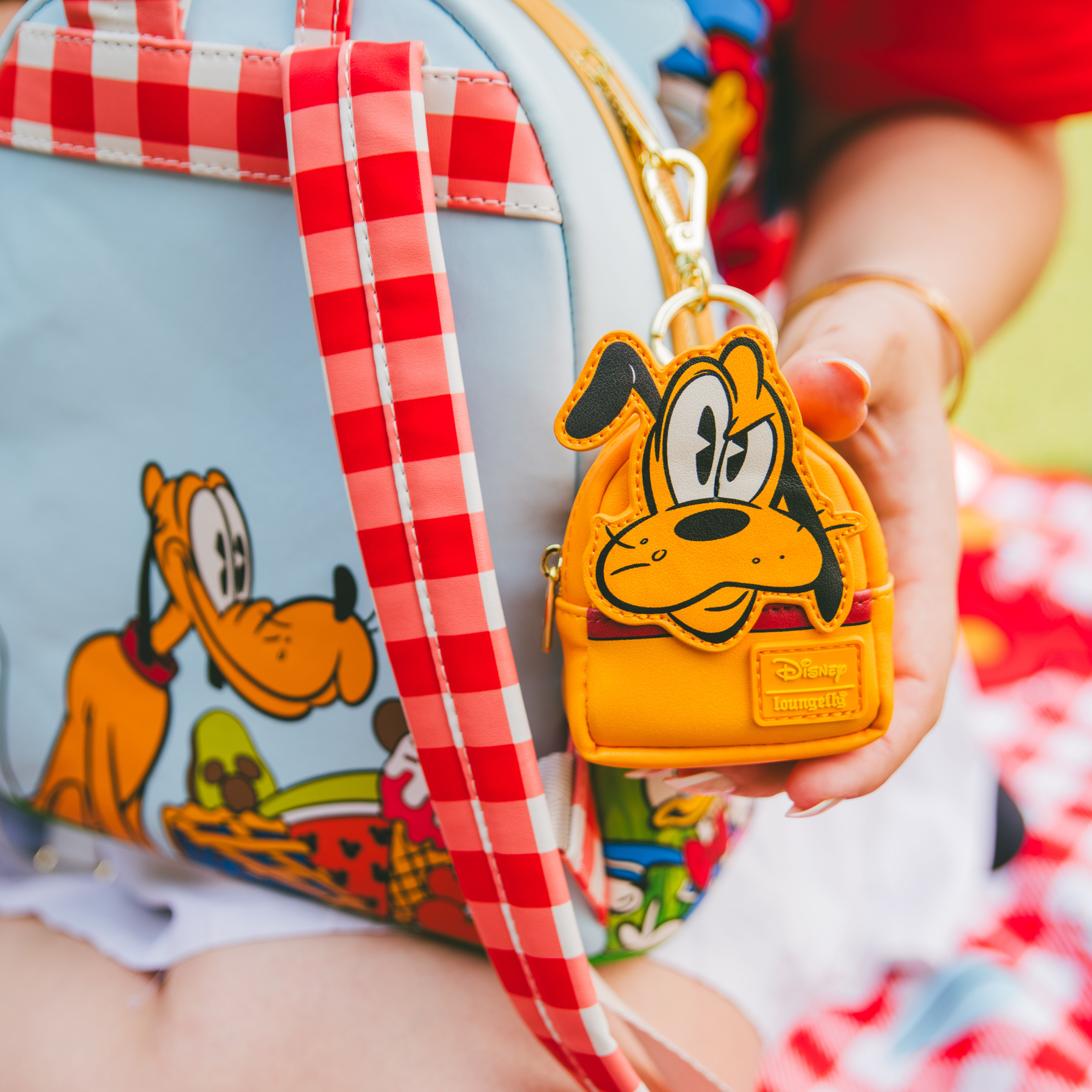 Mickey & Friends Picnic Cosplay Mystery Mini Backpack Keychain Charm - Image 4